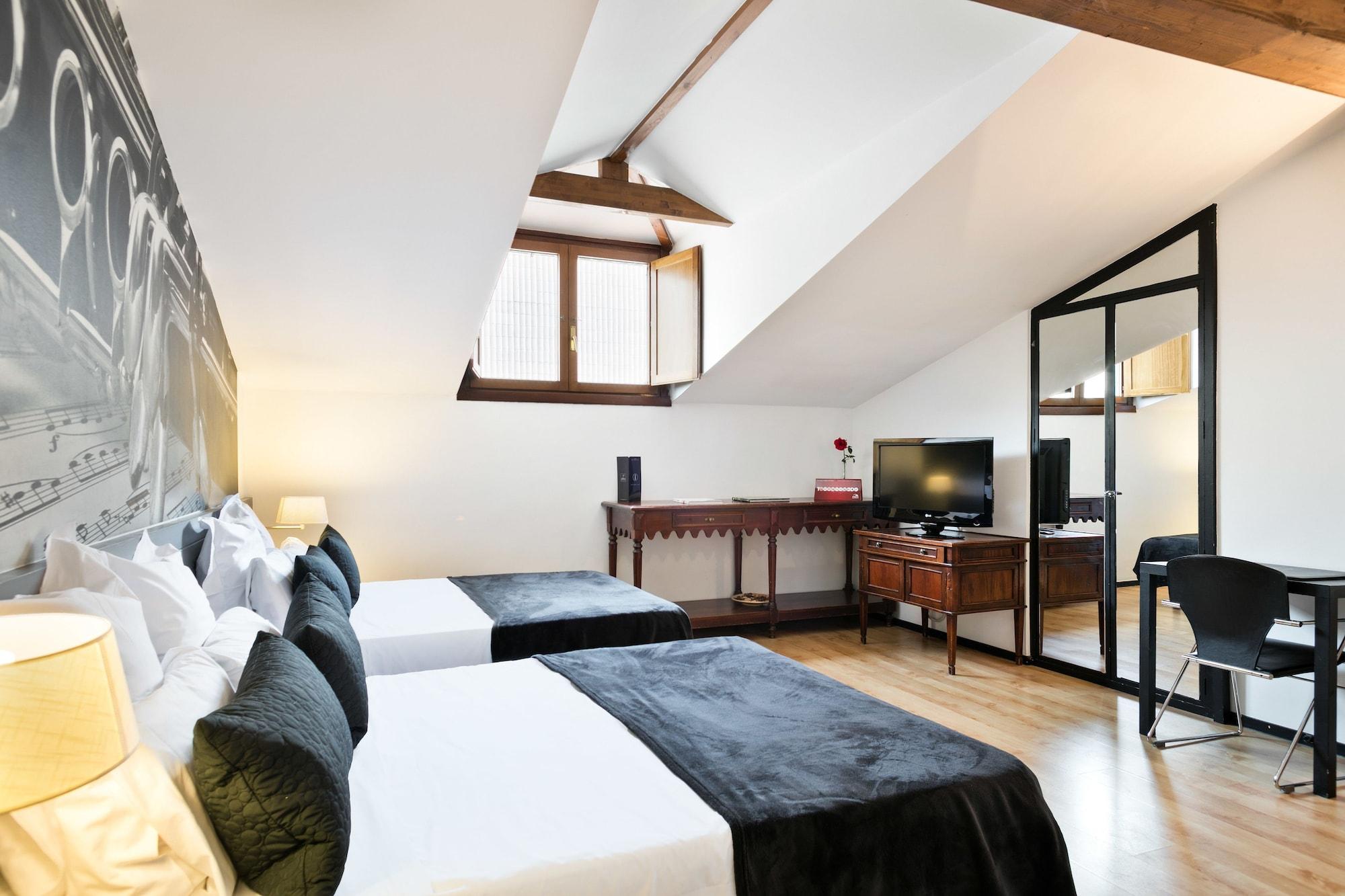 Abba Jazz Hotel Vitoria Bagian luar foto